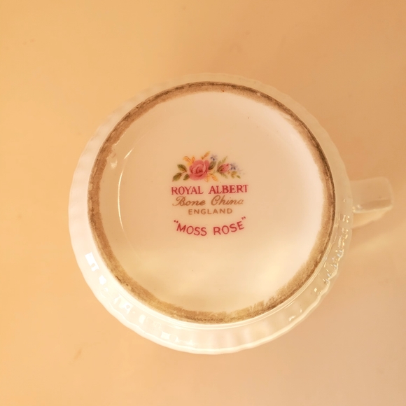 Vintage Royal Albert "Moss Rose" Bone China Mug - Picture 4 of 4